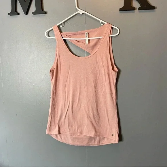 Fabletics light pink Anita open back tank top size medium - Picture 1 of 8